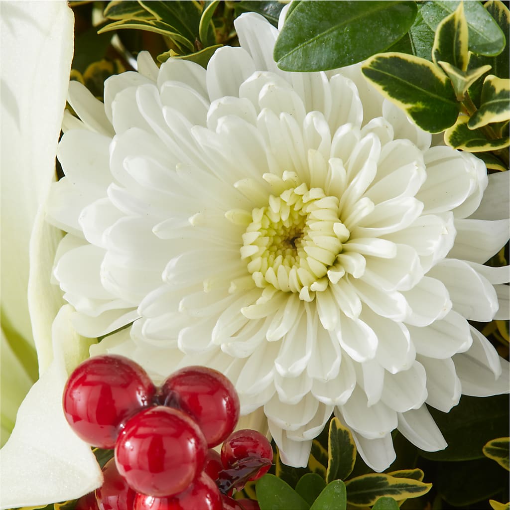 Festive Moments Tree – ELENA'S FLOWERS, Cleveland OH