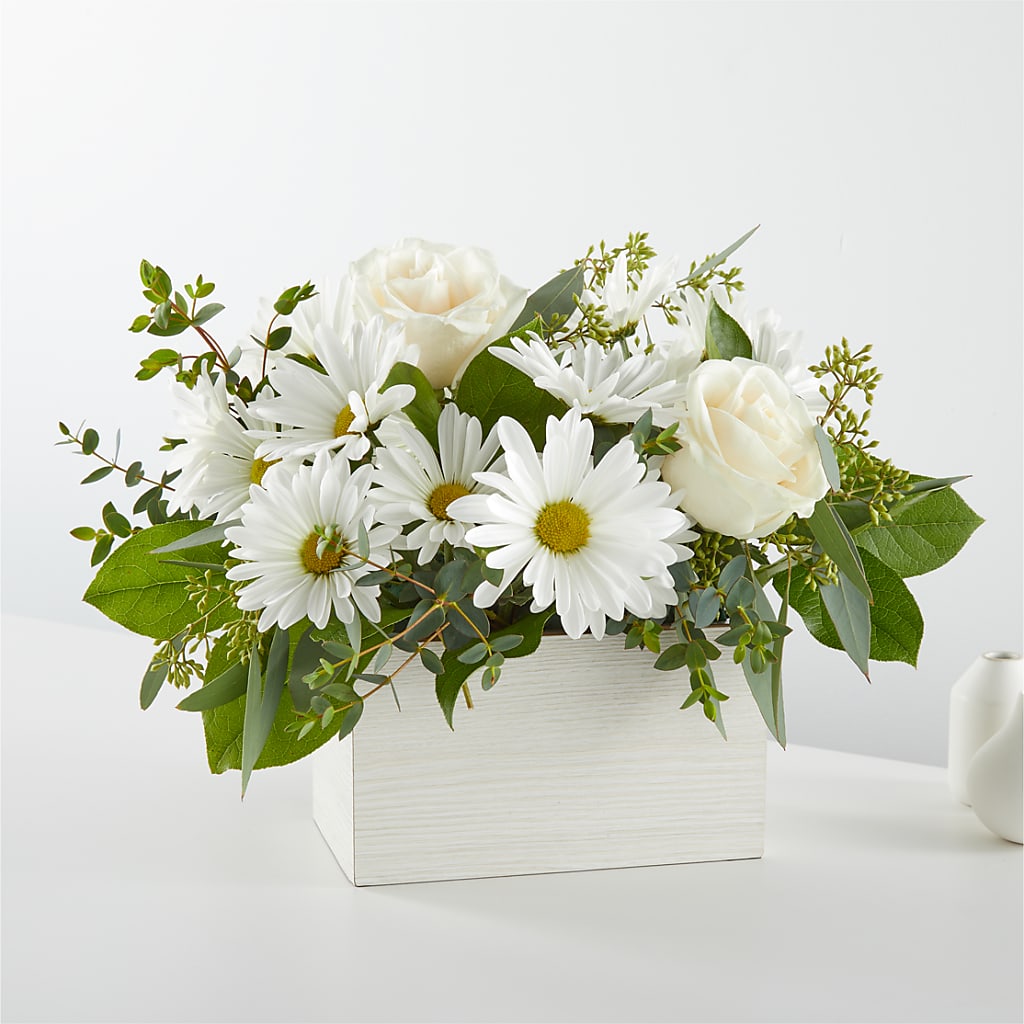 Fresh Linen Box Bouquet – ELENA'S FLOWERS, Cleveland OH