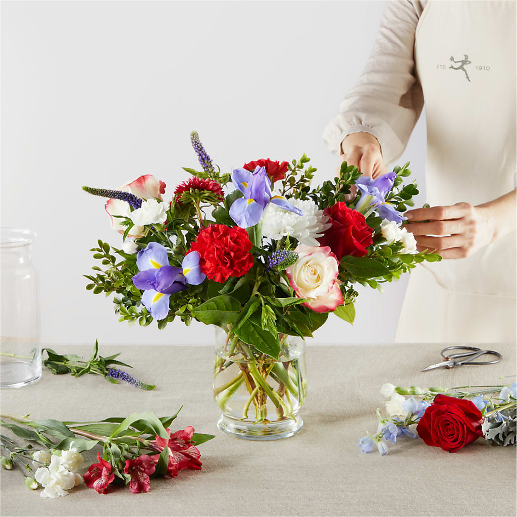 Star Spangled - A Florist Original – ELENA'S FLOWERS, Cleveland OH