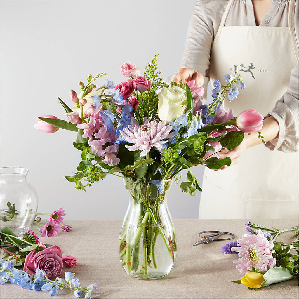 Pastel Tradition - A Florist Original – ELENA'S FLOWERS, Cleveland OH