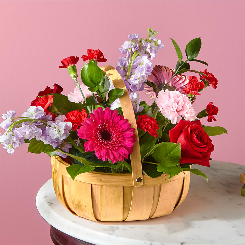 Pink Picnic Basket – ELENA'S FLOWERS, Cleveland OH