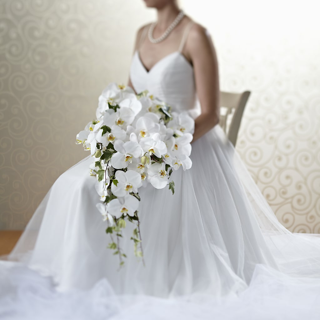 Classic White Bouquet – ELENA'S FLOWERS, Cleveland OH